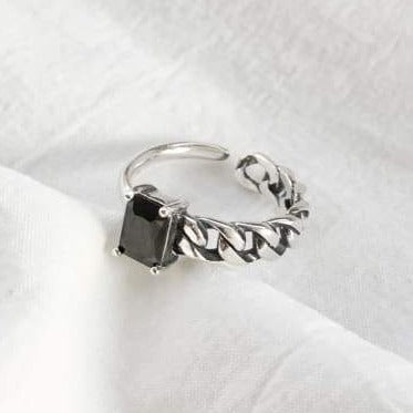 Merion - Black Magic Ring