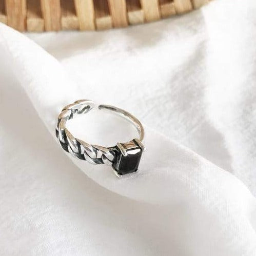 Merion - Black Magic Ring
