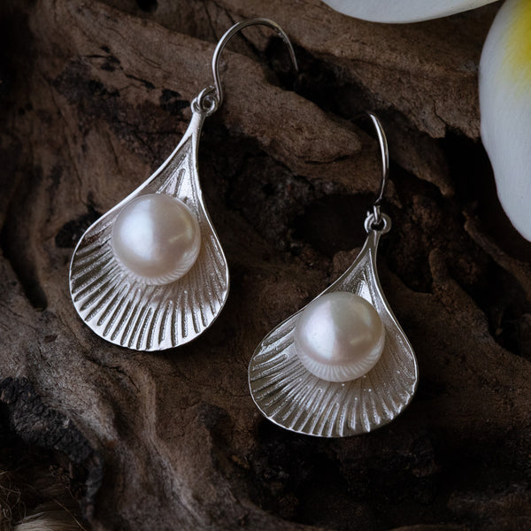 sera sera -jewellery- Akoya earring- shimmer in silver collection