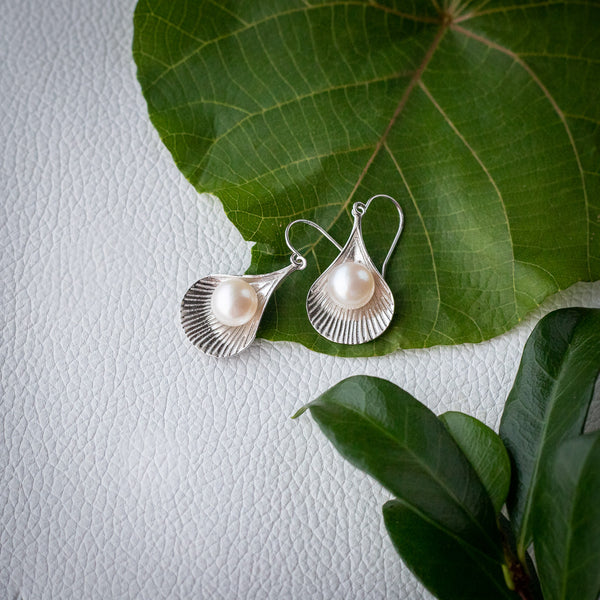 sera sera -jewellery- Akoya earring- shimmer in silver collection