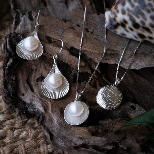 sera sera -jewellery- Akoya earring- shimmer in silver collection